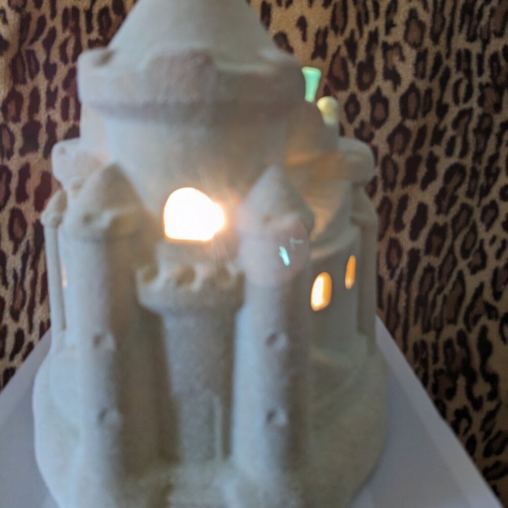 Scentsy sandcastle ( sand like texture) like new condition